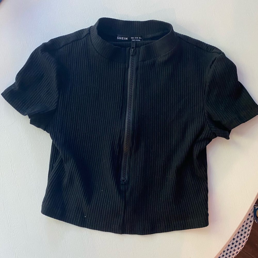 Mock neck rib knit crop top